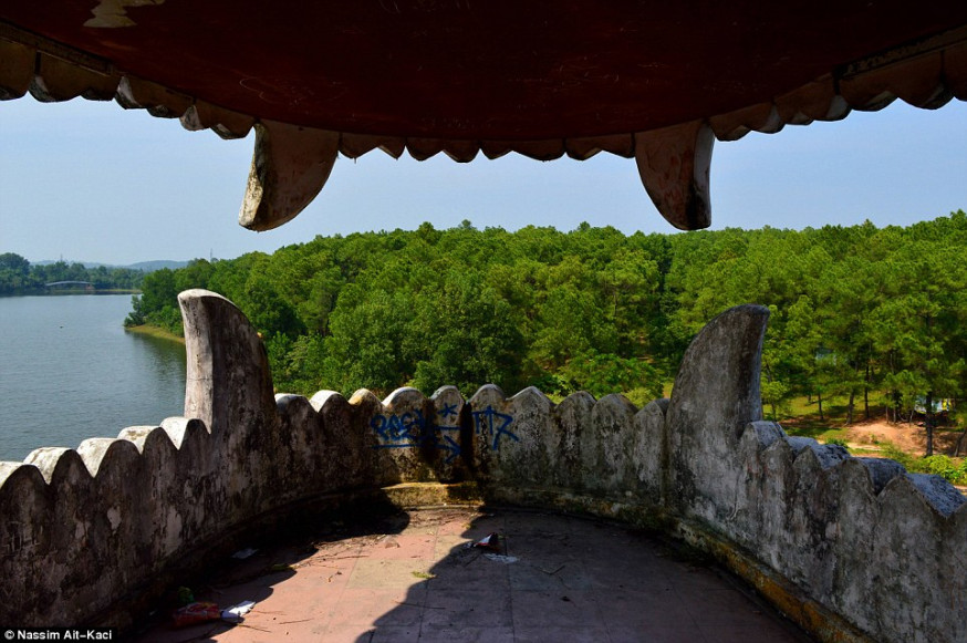 Verlaten waterpark in Vietnam 