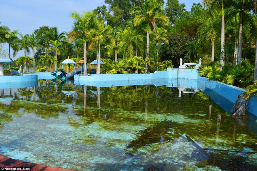 Verlaten waterpark in Vietnam 