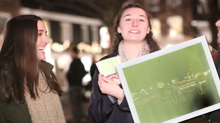 Schilderen met licht met grootformaat instant camera