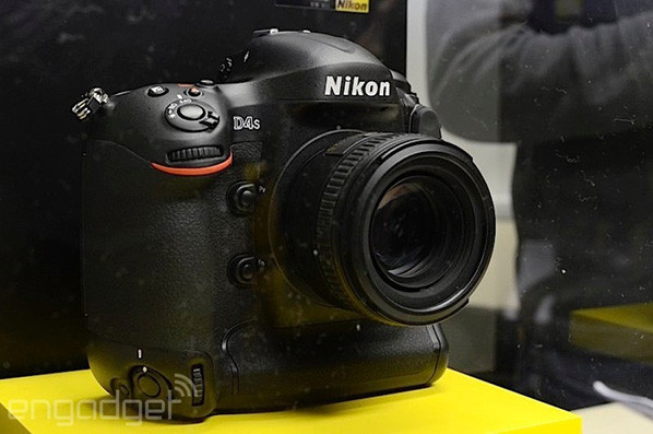 Nikon D4S © Engadget.com