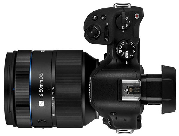 Samsung NX30 met 16-50mm S