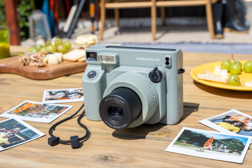 Make room for more™: Maak perfecte groepsfoto's met de nieuwe Instax Wide 400™